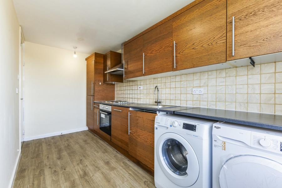 2 bedroom apartment to rent - Basinghall Gardens, Sutton, SM2 - Property View 3