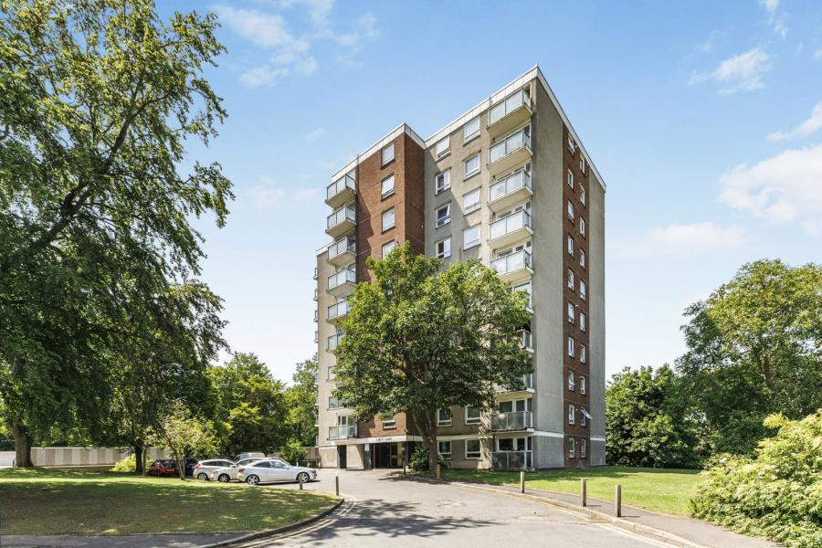 2 bedroom apartment to rent - Basinghall Gardens, Sutton, SM2 - Property View 1