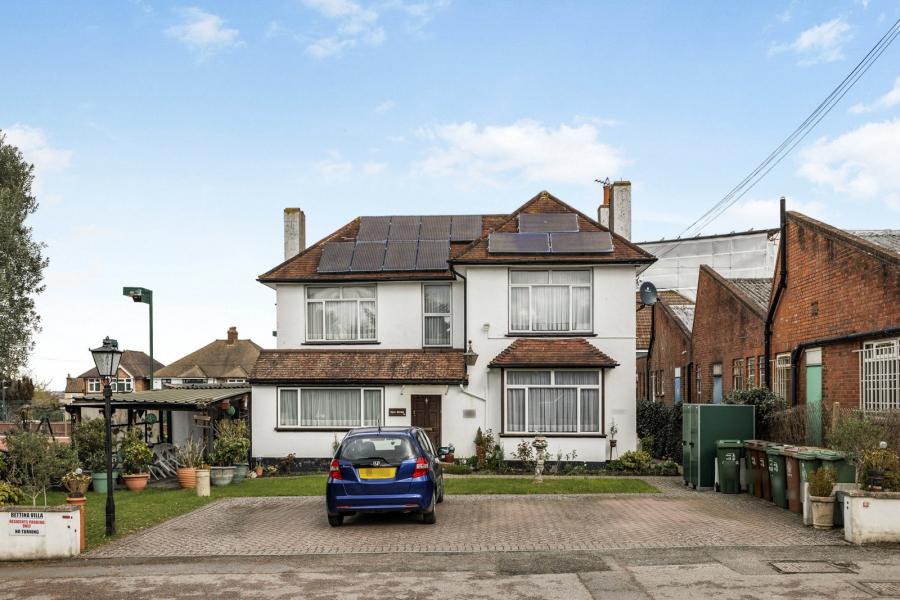 2 bedroom apartment to rent - Gander Green Lane, Sutton, SM1 - Property View 1