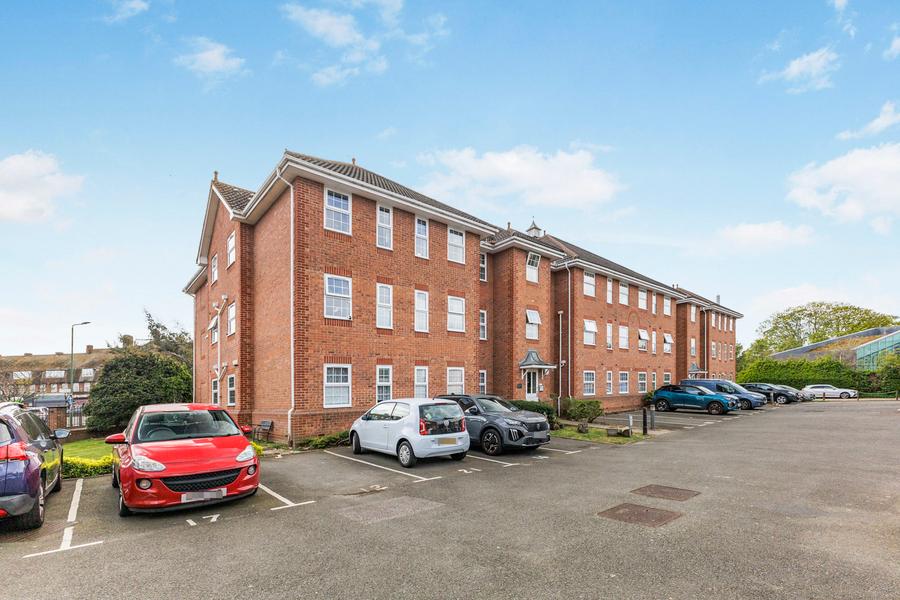 2 bedroom apartment to rent - Tavern Close, Carshalton, SM5 - Property View 1