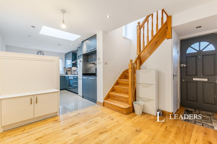 house to rent - Brookfields Avenue, Mitcham, CR4 - Property View 3