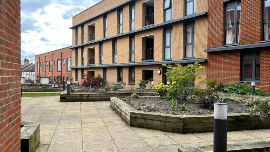 2 bedroom apartment to rent - High Street, Sutton, SM1 - Property View 1
