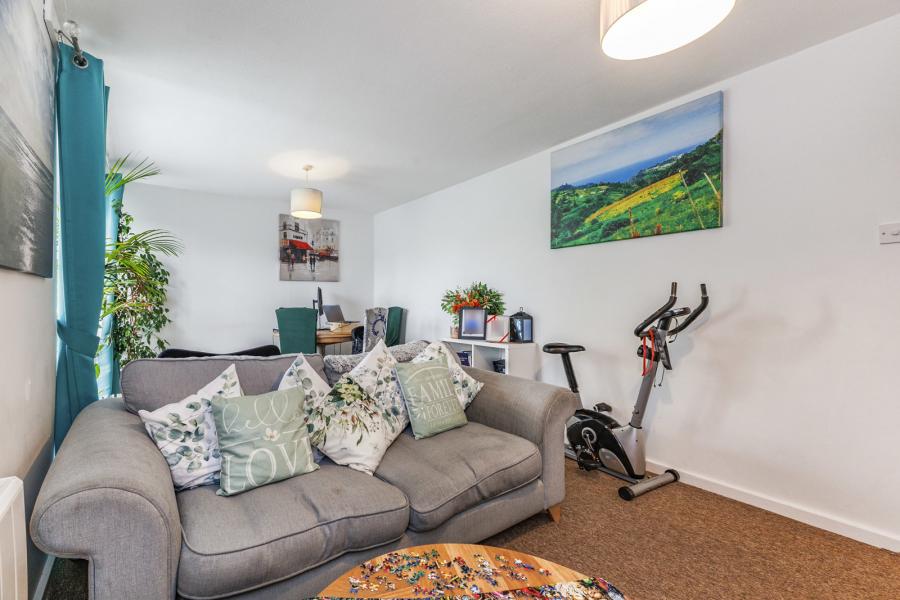 2 bedroom apartment to rent - Basinghall Gardens, Sutton, SM2 - Property View 3