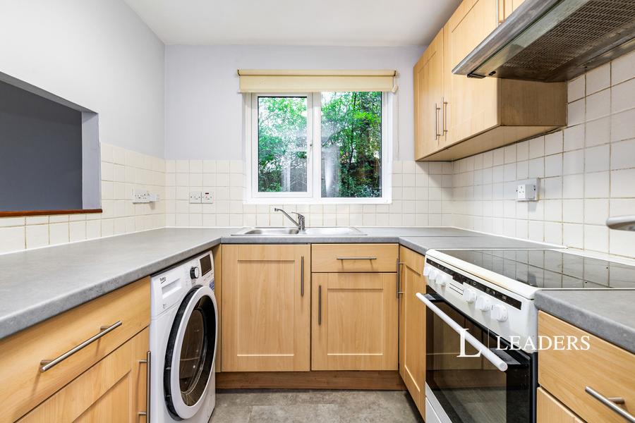 2 bedroom apartment to rent - Clowser Close, Water Gardens, Sutton, SM1 - Property View 2