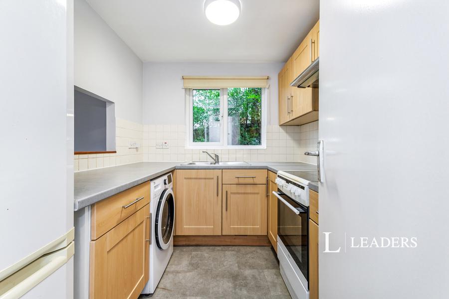 2 bedroom apartment to rent - Clowser Close, Water Gardens, Sutton, SM1 - Property View 1