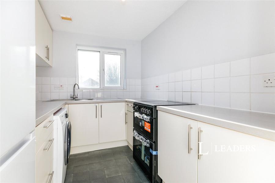 2 bedroom apartment to rent - Marlins Close, Sutton, SM1 - Property View 3