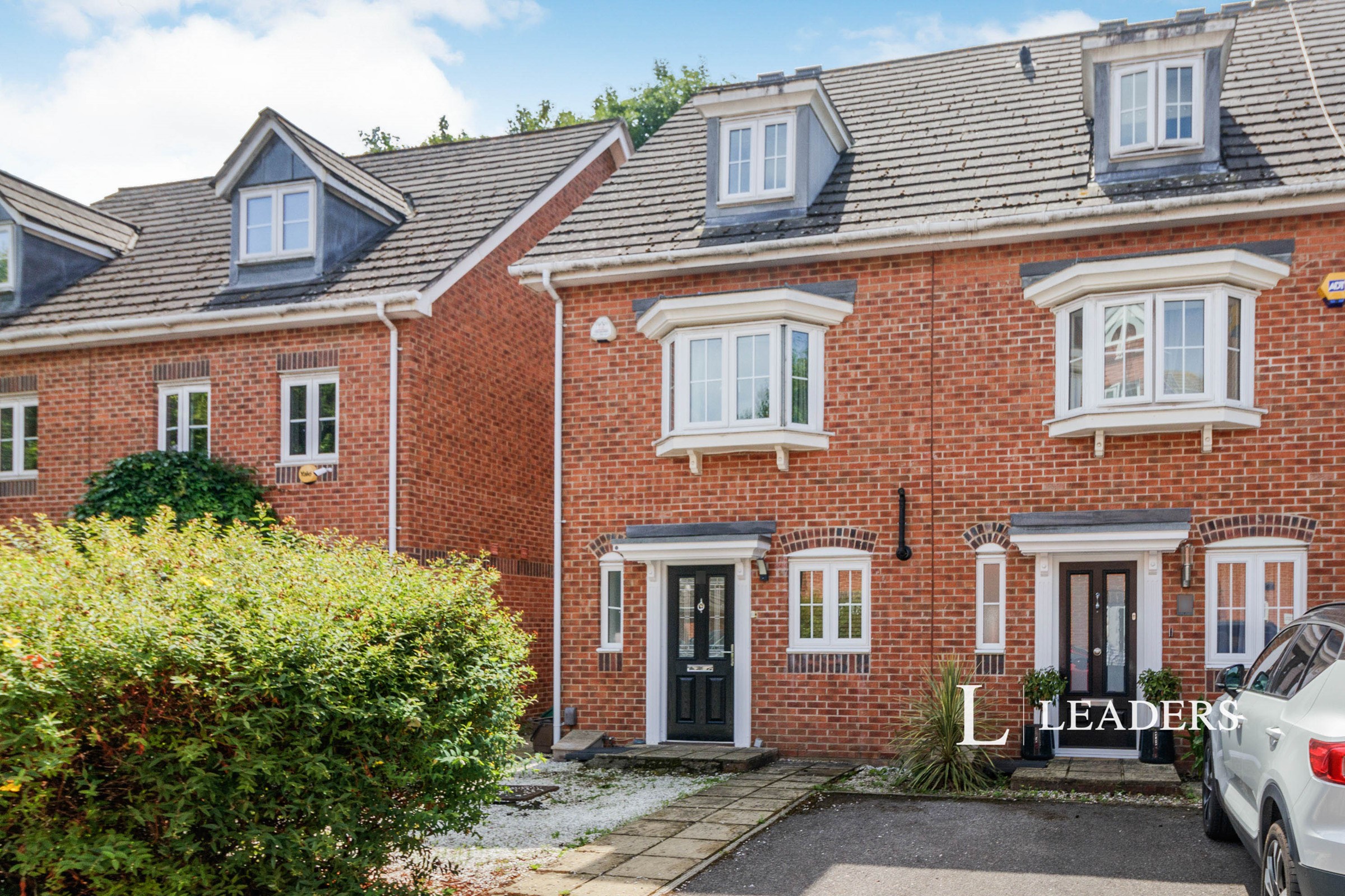 3 bedroom house to rent - Dreadnought Close, London, SW19 - Property View 1