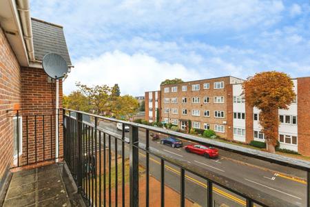 2 bedroom apartment to rent - Worcester Road, Sutton, SM2 - Property View 2