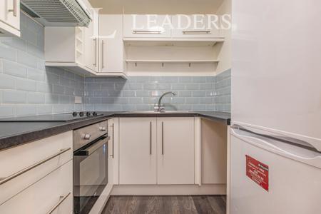 1 bedroom house to rent - Conifer Gardens, Sutton, SM1 - Property View 2