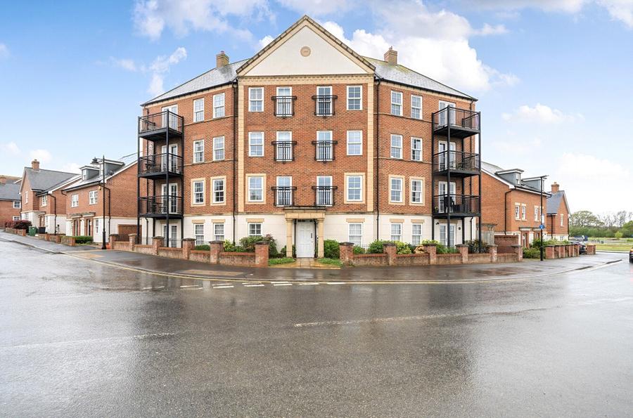 2 bedroom apartment for sale - Plant Farm Crescent, Waterlooville, Hampshire, PO7 - Property View 1