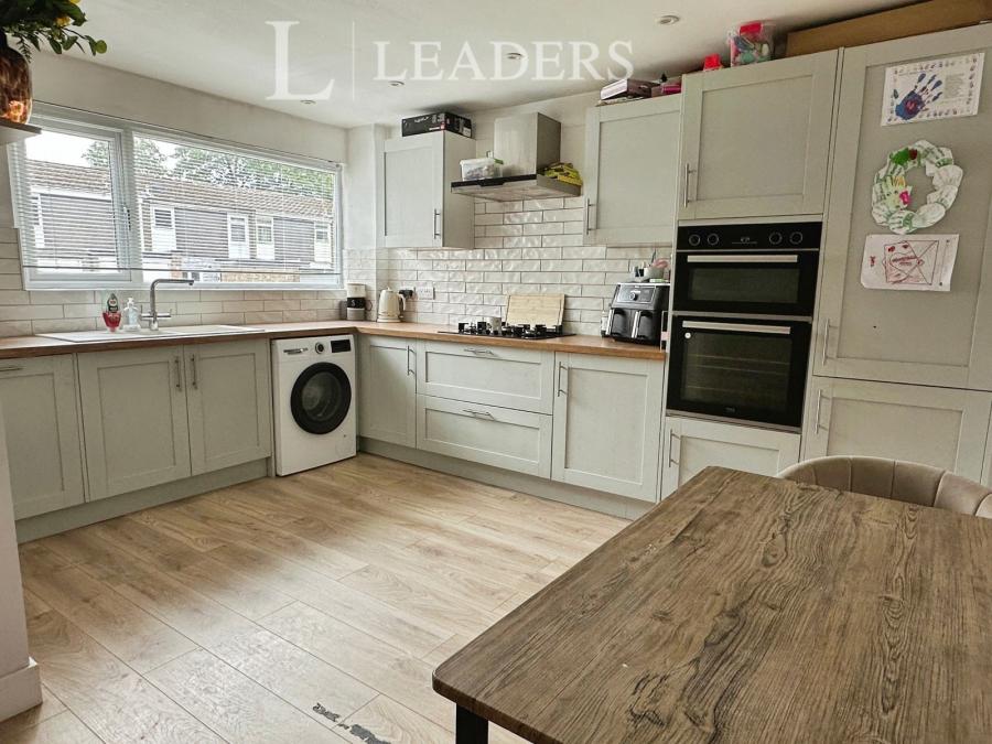 3 bedroom house for sale - Magpie Walk, Waterlooville, Hampshire, PO8 - Property View 2