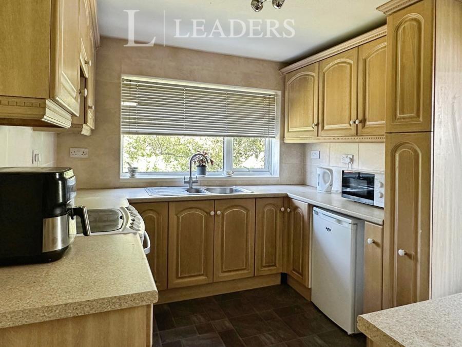3 bedroom bungalow for sale - Bridefield Close, Waterlooville, Hampshire, PO8 - Property View 2