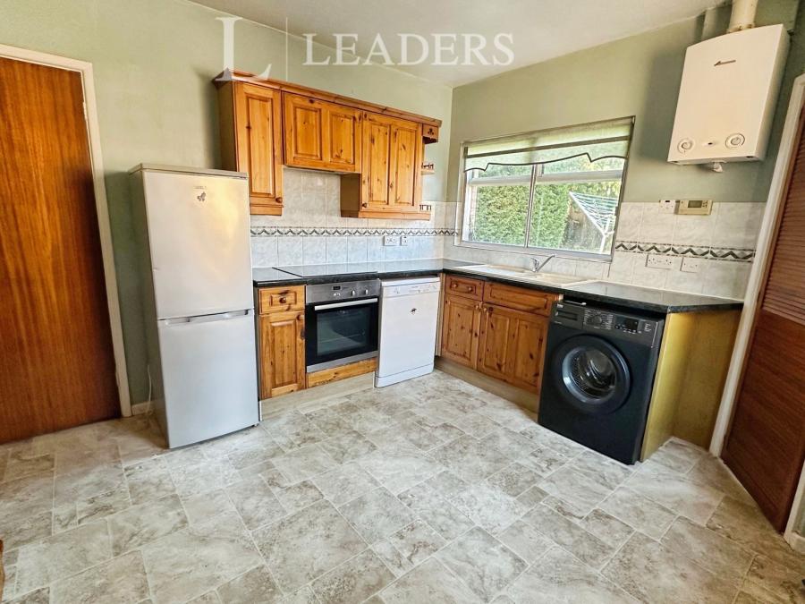 2 bedroom bungalow for sale - Park Lane, Cowplain, Waterlooville, Hampshire, PO8 - Property View 3