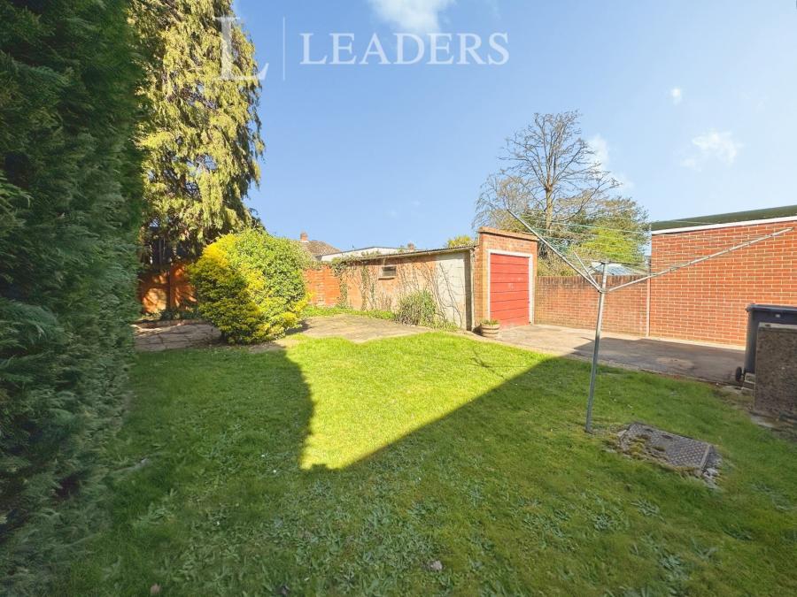2 bedroom bungalow for sale - Park Lane, Cowplain, Waterlooville, Hampshire, PO8 - Property View 2