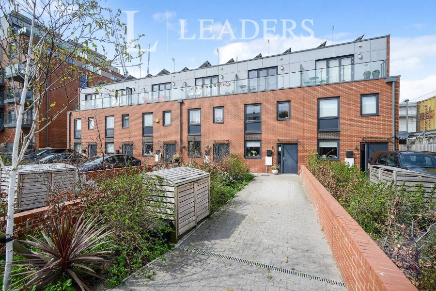 3 bedroom house to rent - Goldstone Lane, Hove, BN3 - Property View 1