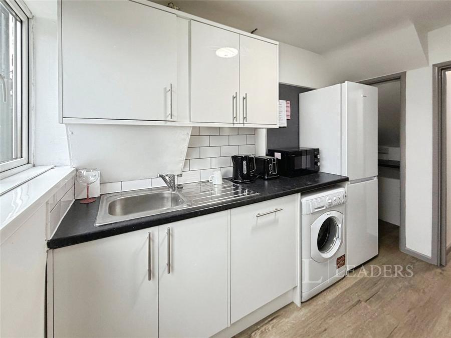 house to rent - Gilbert Avenue, Tividale, Oldbury, West Midlands, B69 - Property View 3