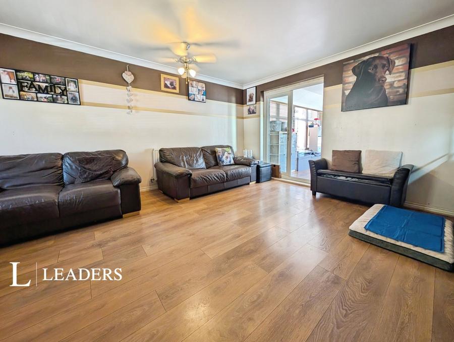 3 bedroom house for sale - Gratwicke Drive, Wick, Littlehampton, West Sussex, BN17 - Property View 2