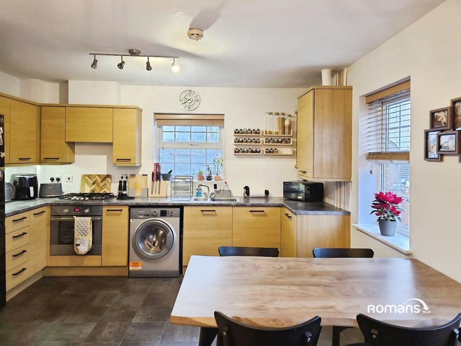 2 bedroom apartment for sale - Hills Way, Bramley, Tadley, Hampshire, RG26 - Property View 3