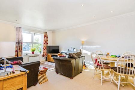 2 bedroom apartment to rent - Russell Road, Basingstoke, RG21 - Property View 2