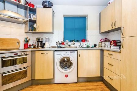 2 bedroom apartment to rent - Russell Road, Basingstoke, RG21 - Property View 3