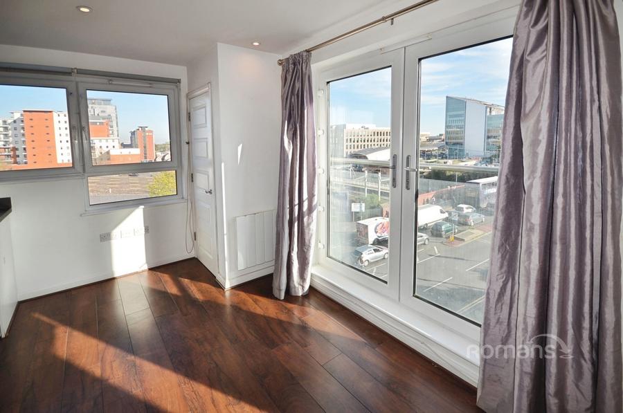 1 bedroom apartment to rent - Stoke Road, Slough, Berkshire, SL2 - Property View 2