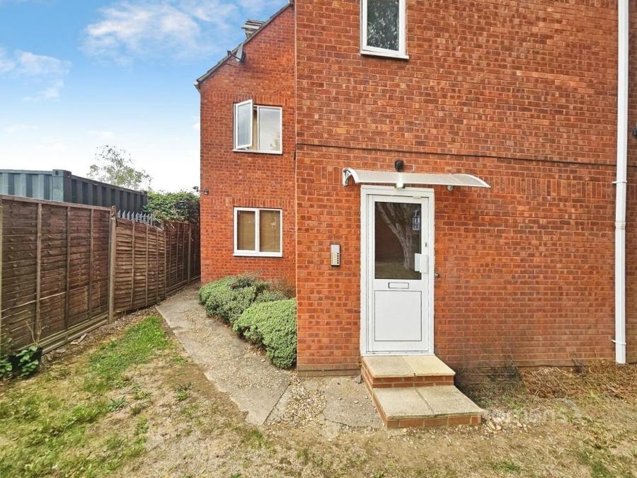 1 bedroom apartment to rent - Patricia Close, Slough, Berkshire, SL1 - Property View 1