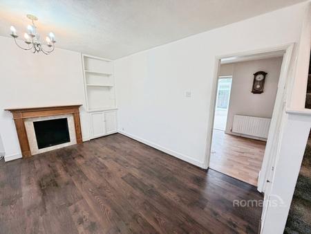 3 bedroom house to rent - Wiltshire Avenue, Slough, SL2 - Property View 3