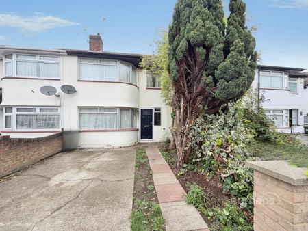3 bedroom house to rent - Wiltshire Avenue, Slough, SL2