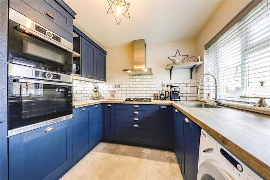 3 bedroom house to rent - Cumberland Road, Camberley, GU15 - Property View 1