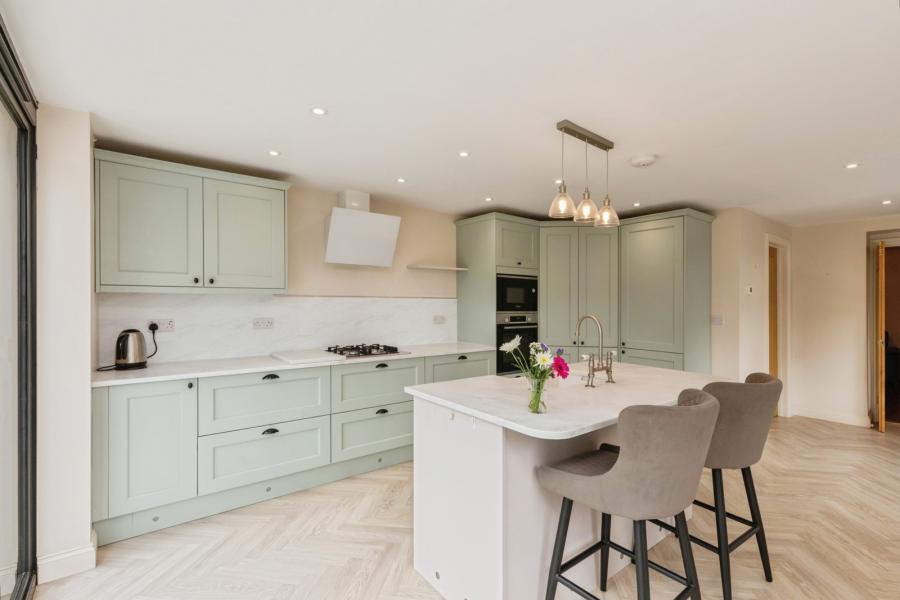 4 bedroom house to rent - Bristol Road, Hambrook, Bristol, Gloucestershire, BS16 - Property View 2