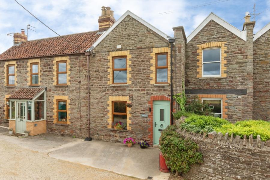 4 bedroom house to rent - Bristol Road, Hambrook, Bristol, Gloucestershire, BS16 - Property View 1