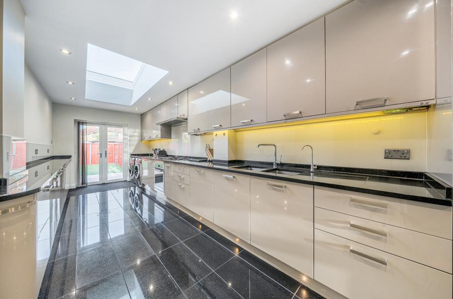 5 bedroom house for sale - Elmshott Lane, Slough, SL1 - Property View 3