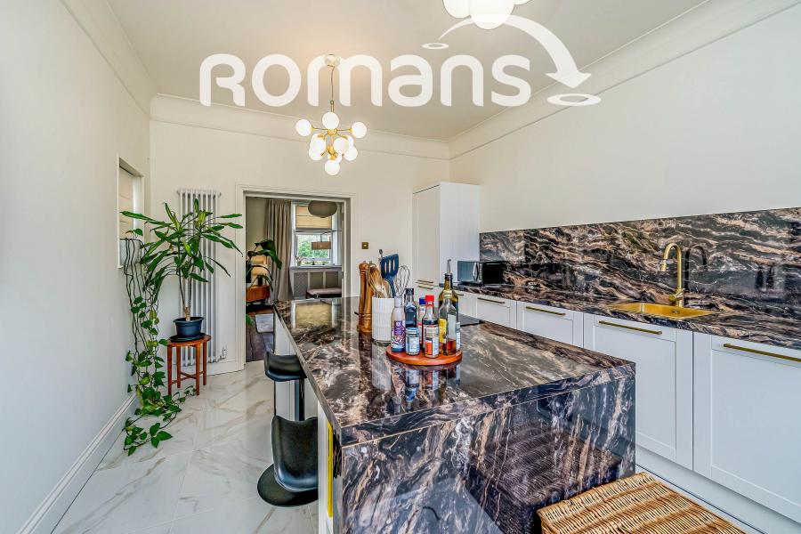 2 bedroom apartment to rent - Ray Park Avenue, Maidenhead, SL6 - Property View 1