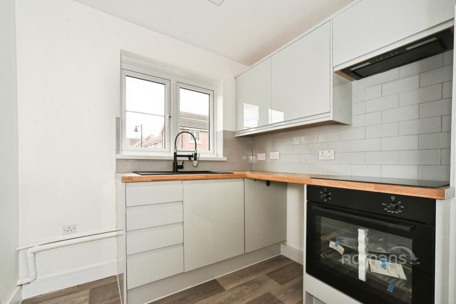 2 bedroom apartment to rent - Torun Way, Swindon, Wiltshire, SN25 - Property View 2