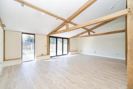 3 bedroom barn conversion to rent - Harmondsworth Lane, Sipson, West Drayton, UB7 - Property View 3
