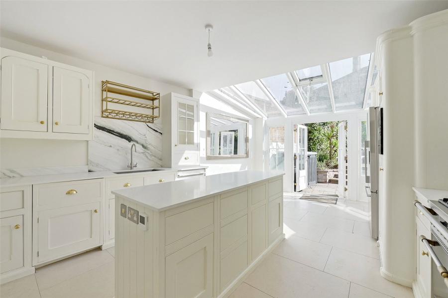 3 bedroom house to rent - Park Street, Windsor, Berkshire, SL4 - Property View 1