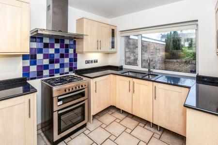 3 bedroom terraced to rent - Ruddlesway, Windsor, SL4 - Property View 3