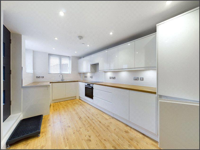 2 bedroom maisonette to rent - Peascod Street, Windsor, Berkshire, SL4 - Property View 2