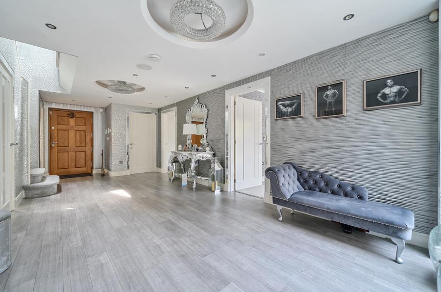 5 bedroom house for sale - Barkham Ride, Finchampstead, Wokingham, Berkshire, RG40 - Property View 2