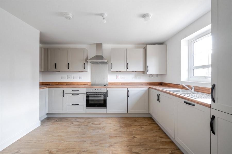 3 bedroom semi detached to rent - Bugle Grove, Finchampstead, RG40 - Property View 3