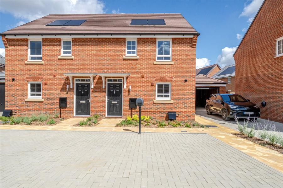 3 bedroom semi detached to rent - Bugle Grove, Finchampstead, RG40 - Property View 1