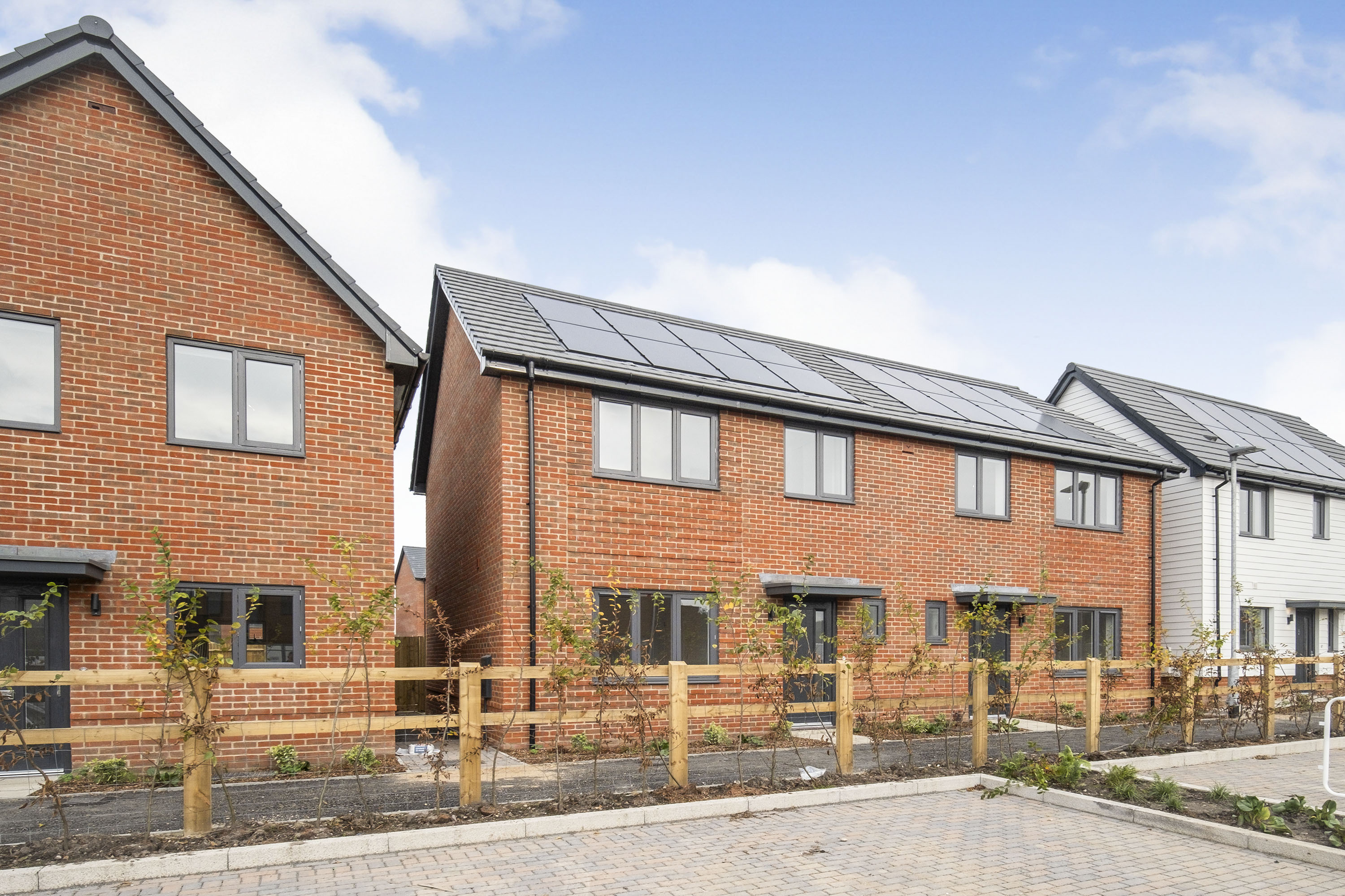 3 bedroom house to rent - Gethin Grove, Crowthorne, Berkshire, RG45 - Property View 1