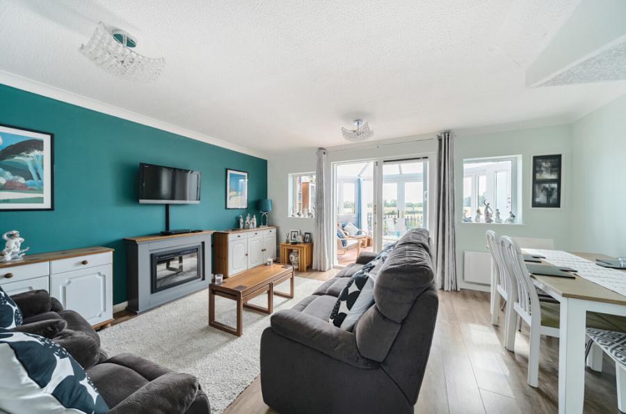 3 bedroom house for sale - Mount Pleasant, Steeple Claydon, Buckingham, Buckinghamshire, MK18 - Property View 3