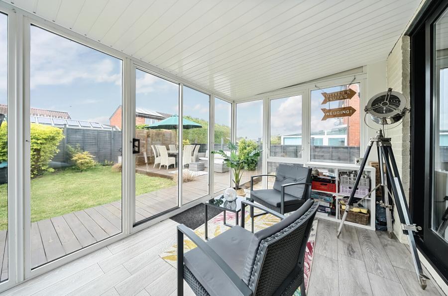 3 bedroom bungalow for sale - Springfields Close, Padbury, Buckingham, MK18 - Property View 2