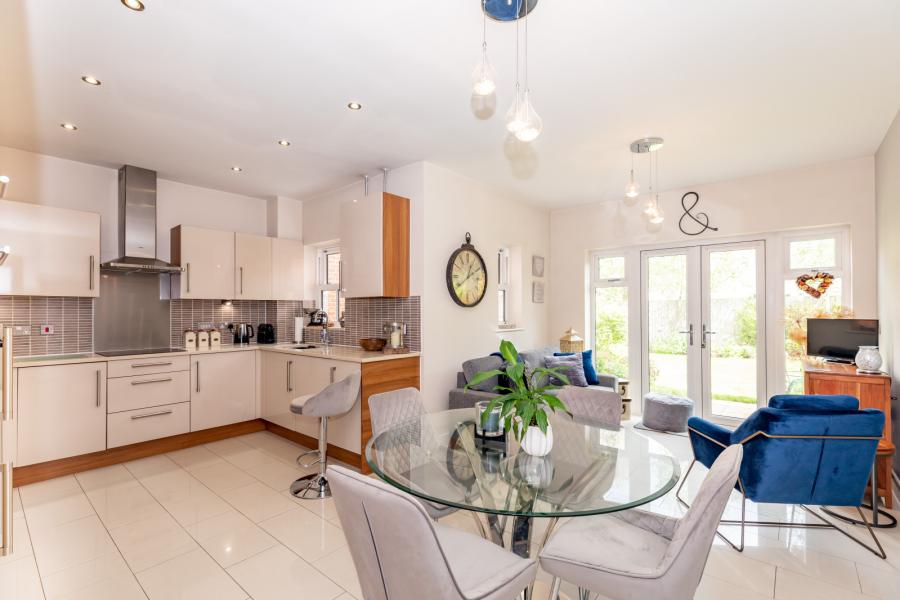 4 bedroom house for sale - Catchpin Street, Buckingham, MK18 - Property View 2