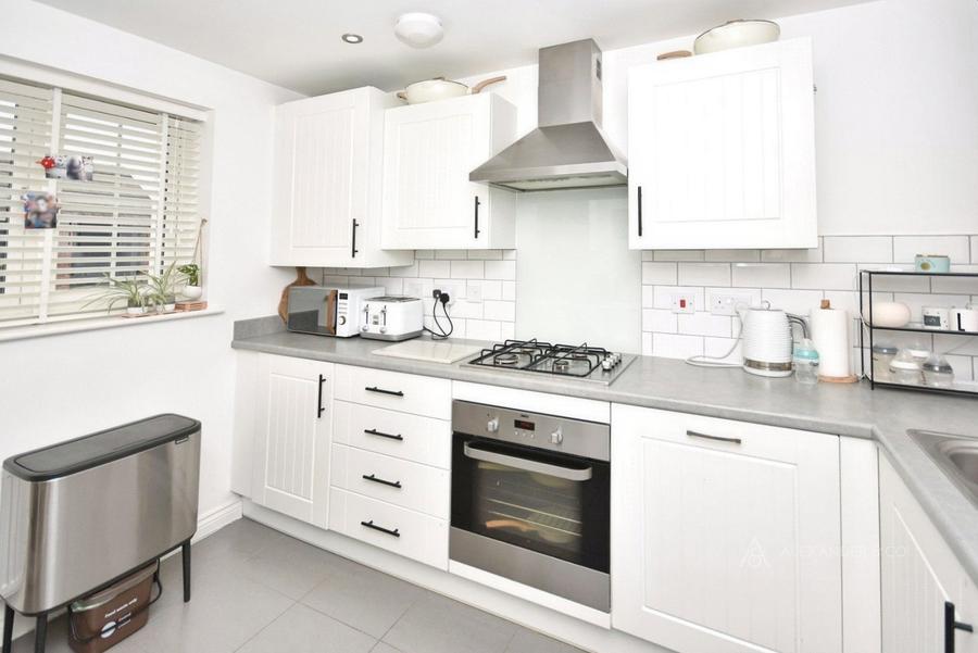 3 bedroom house to rent - Saritor Croft, Leighton Buzzard, Bedfordshire, LU7 - Property View 2