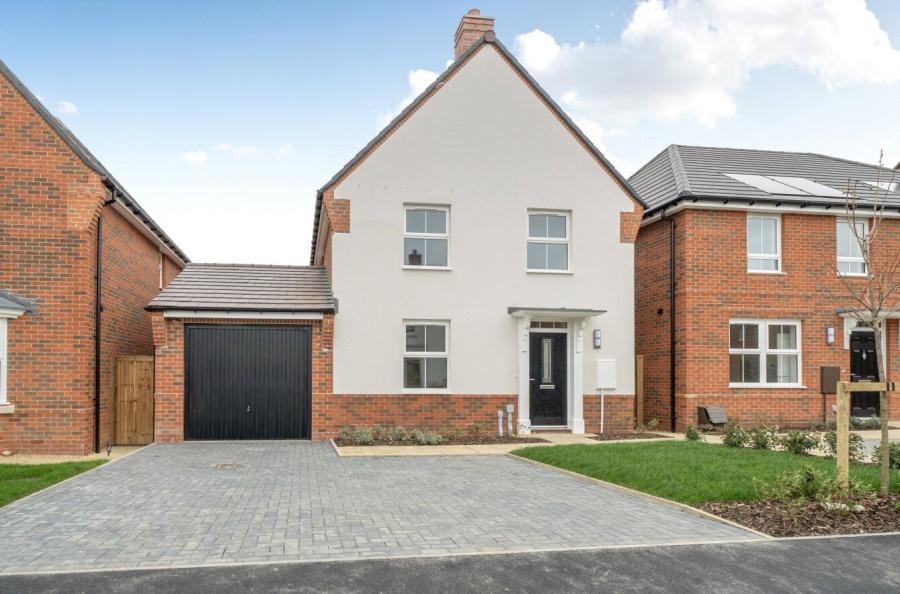 4 bedroom house to rent - Sandiacre Way, Aylesbury, Buckinghamshire, HP22 - Property View 1