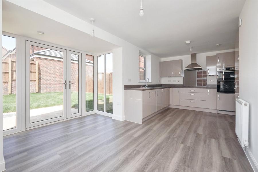 4 bedroom property to rent - Sandiacre Way, Aylesbury, Buckinghamshire, HP22 - Property View 2