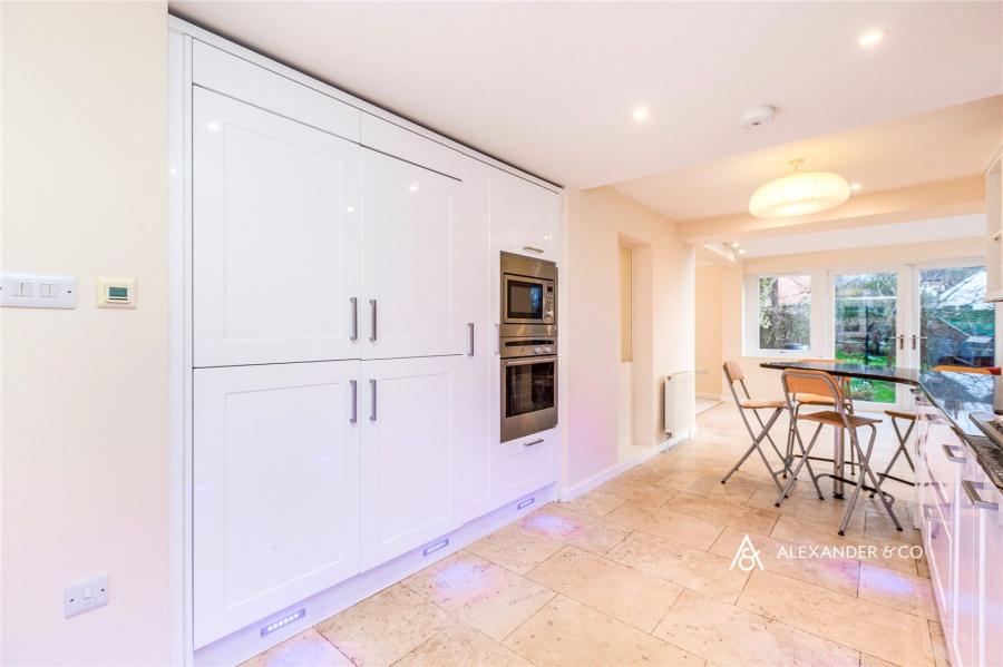 4 bedroom house to rent - Chadbone Close, Aylesbury, HP20 - Property View 2