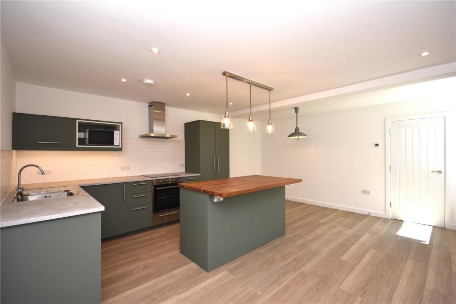 3 bedroom house to rent - Castle Close, Aylesbury, HP20 - Property View 3
